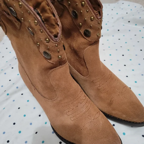 Very Volatile Boots NWT - Picture 3 of 3